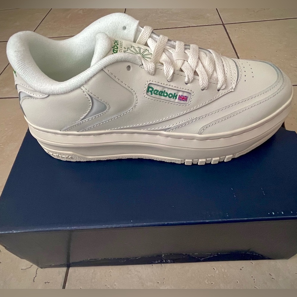 Reeboks club c extra
